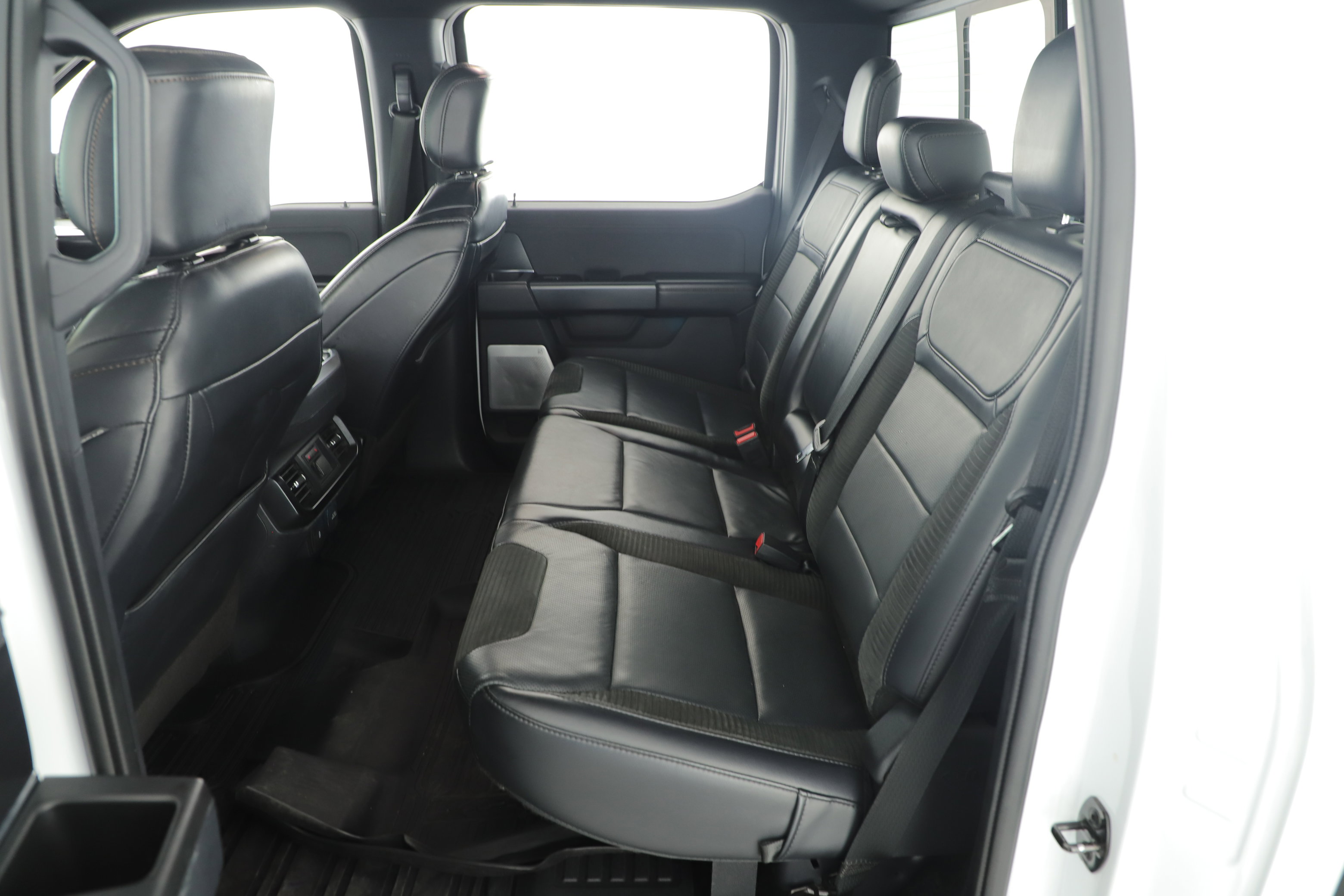 Certified 2022 Ford F150 Raptor w/ Equipment Group 801A High image 21