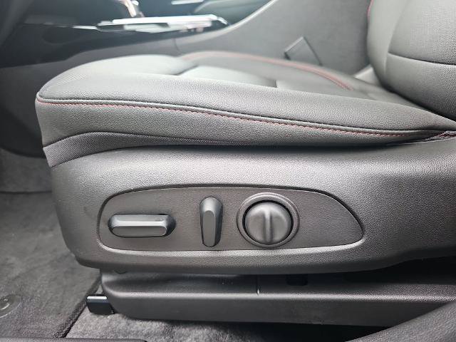 Used 2026 Chevrolet Trax RS FWD image 27