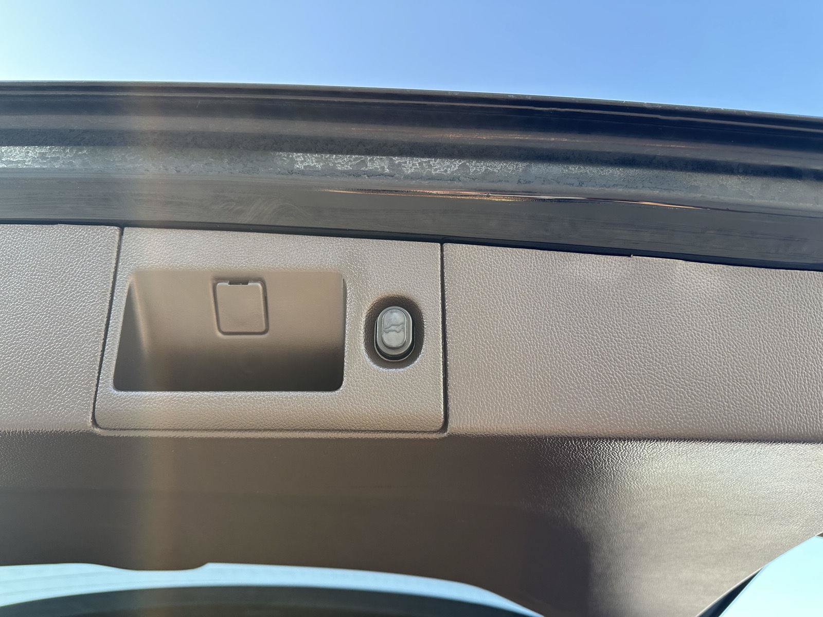 Used 2017 Chevrolet Tahoe Premier AWD/4WD image 45