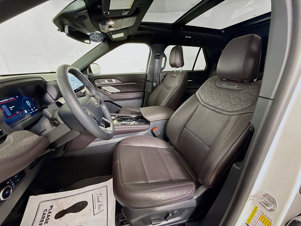 Certified 2025 Ford Explorer Platinum w/ Ultimate Package image 9