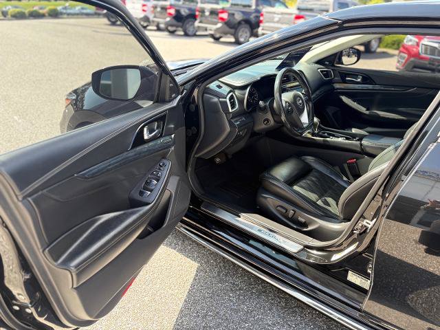 Used 2023 Nissan Maxima Platinum w/ Sport Mat Group FWD image 9