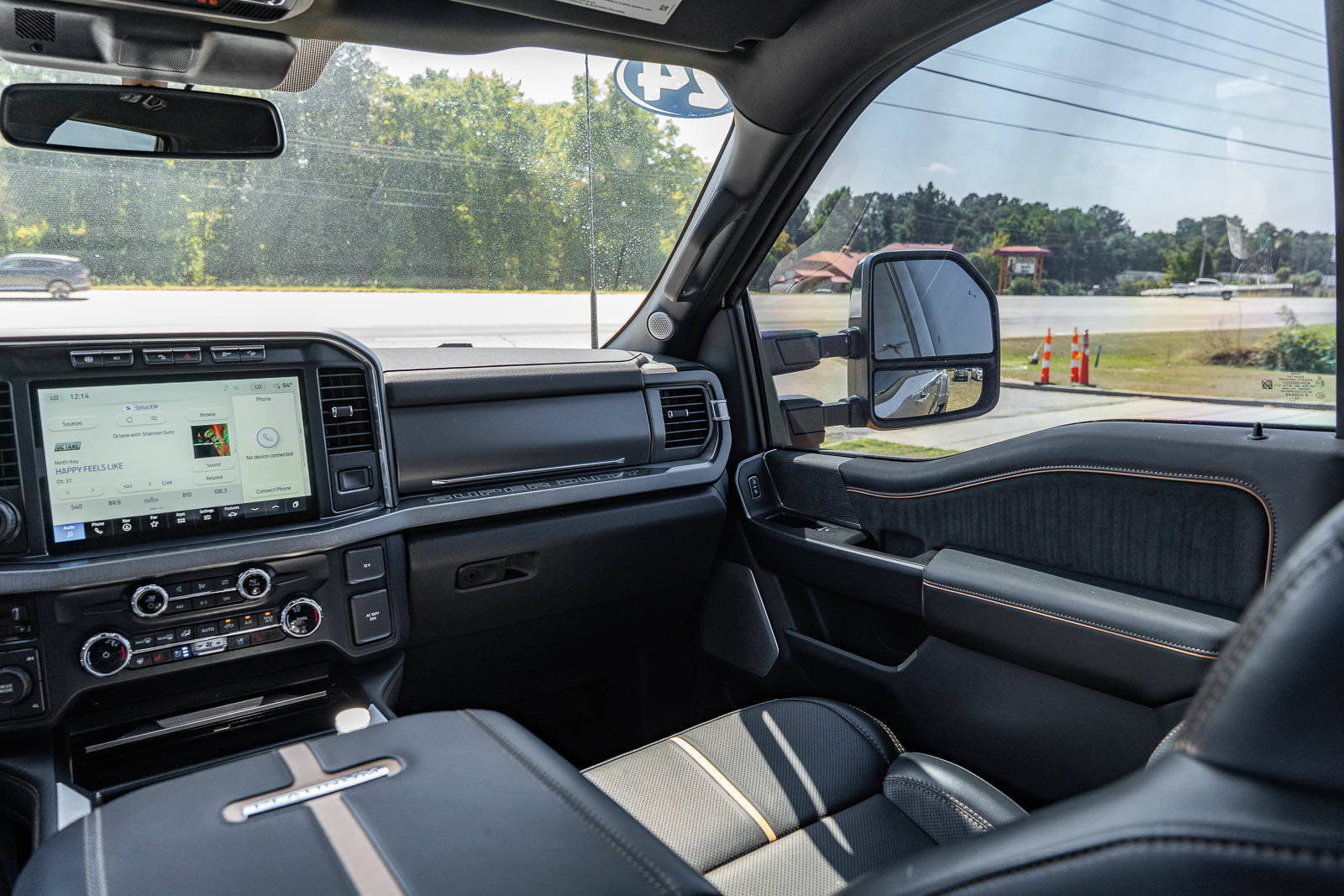 Certified 2024 Ford F450 Platinum w/ FX4 Off-Road Package AWD/4WD image 28