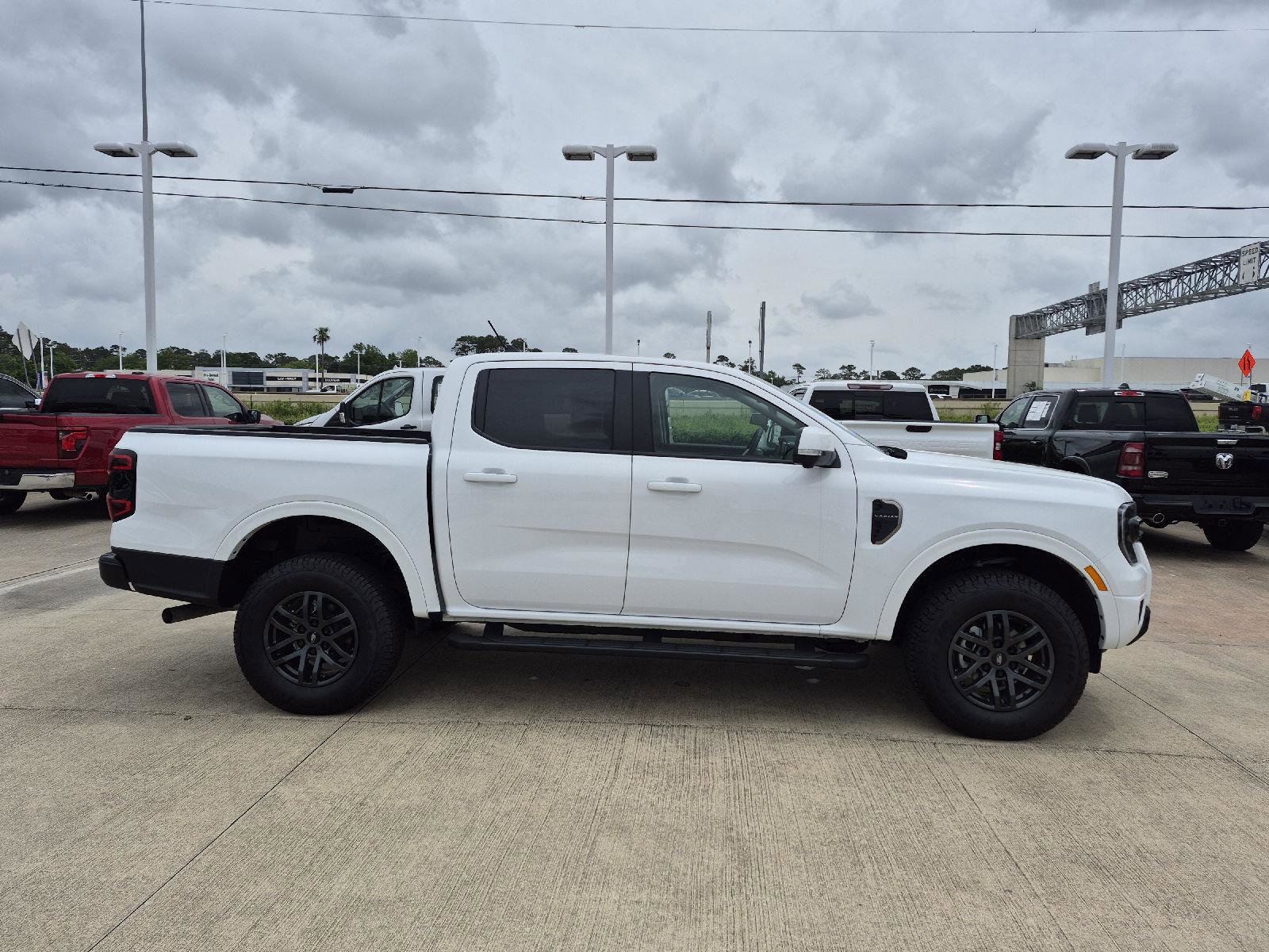 Certified 2025 Ford Ranger Lariat w/ FX4 Off-Road Package AWD/4WD image 17