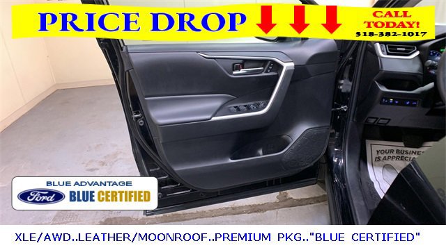 Used 2022 Toyota RAV4 XLE Premium image 29