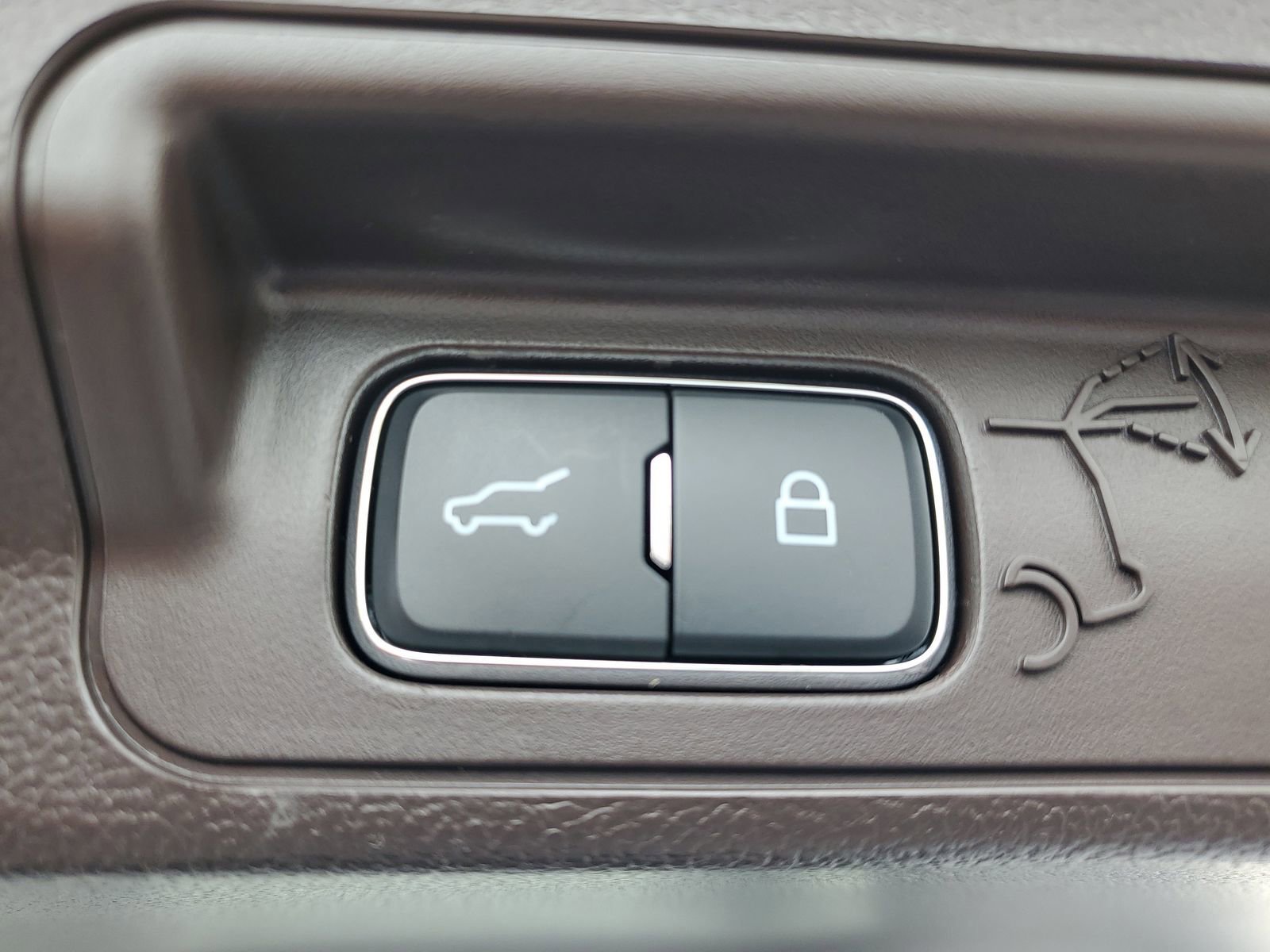 Certified 2023 Ford Explorer King Ranch w/ Technology Package image 9