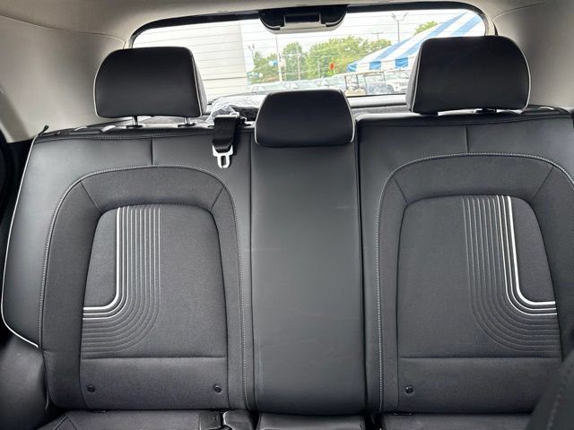 Used 2024 Hyundai Venue Limited FWD image 26
