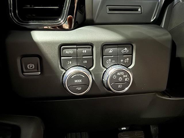 Used 2022 GMC Sierra 1500 AT4 w/ AT4 Premium Package AWD/4WD image 16