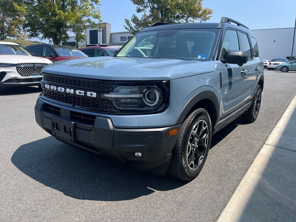 Certified 2025 Ford Bronco Sport Outer Banks w/ Outer Banks Tech Package+ AWD/4WD image 3