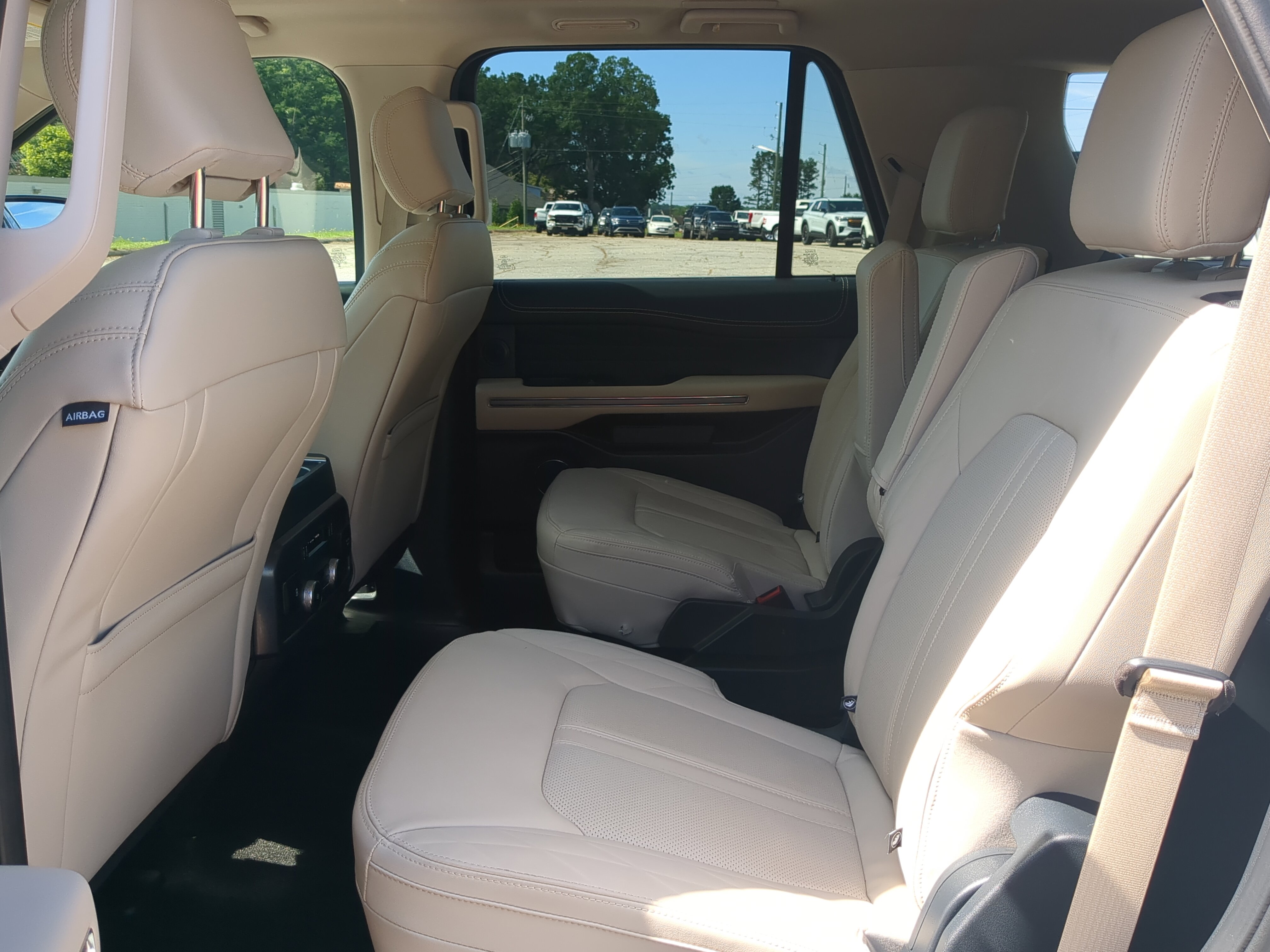 Certified 2023 Ford Expedition Platinum AWD/4WD image 12