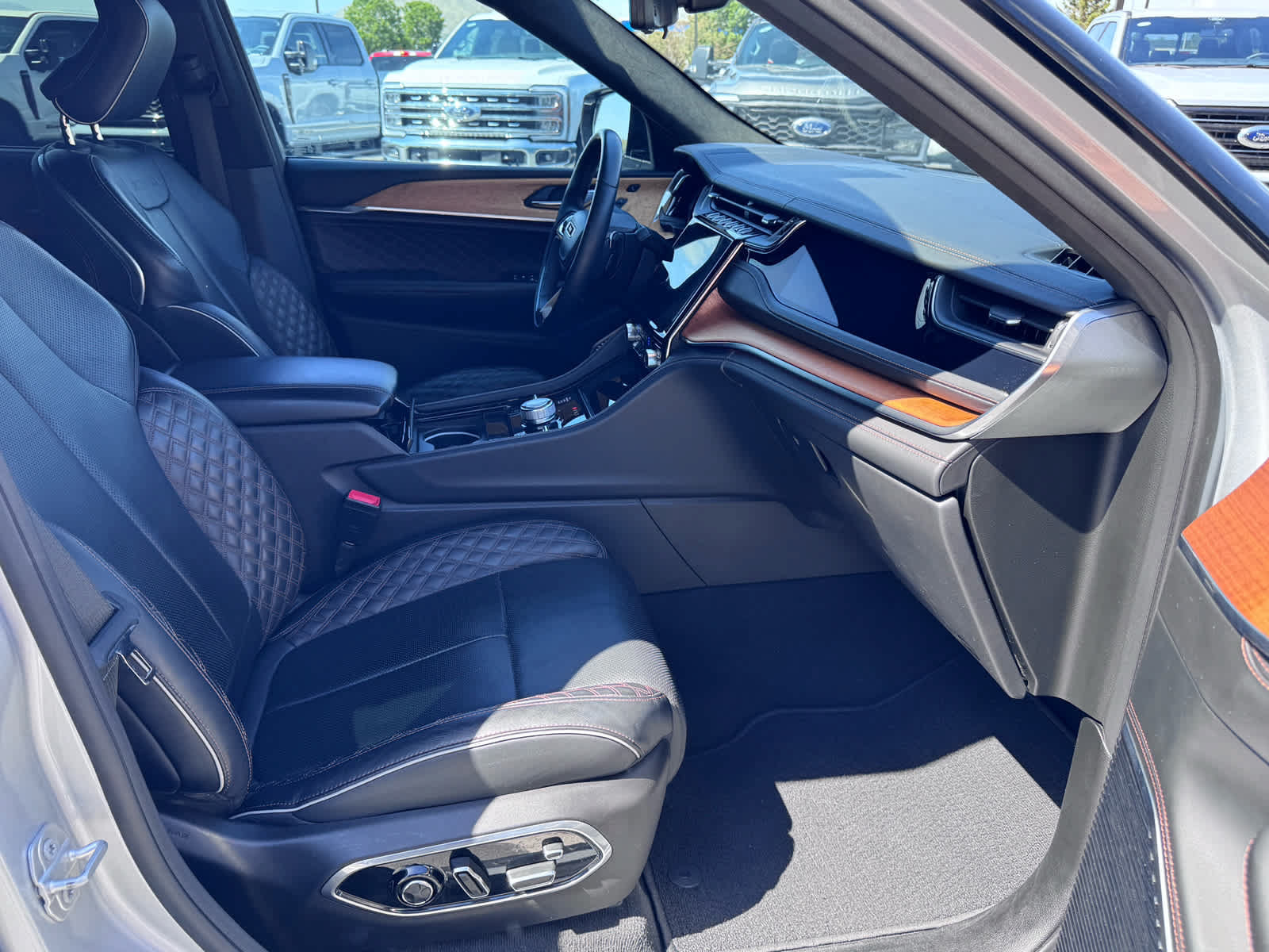 Used 2022 Jeep Grand Cherokee L Summit AWD/4WD image 16
