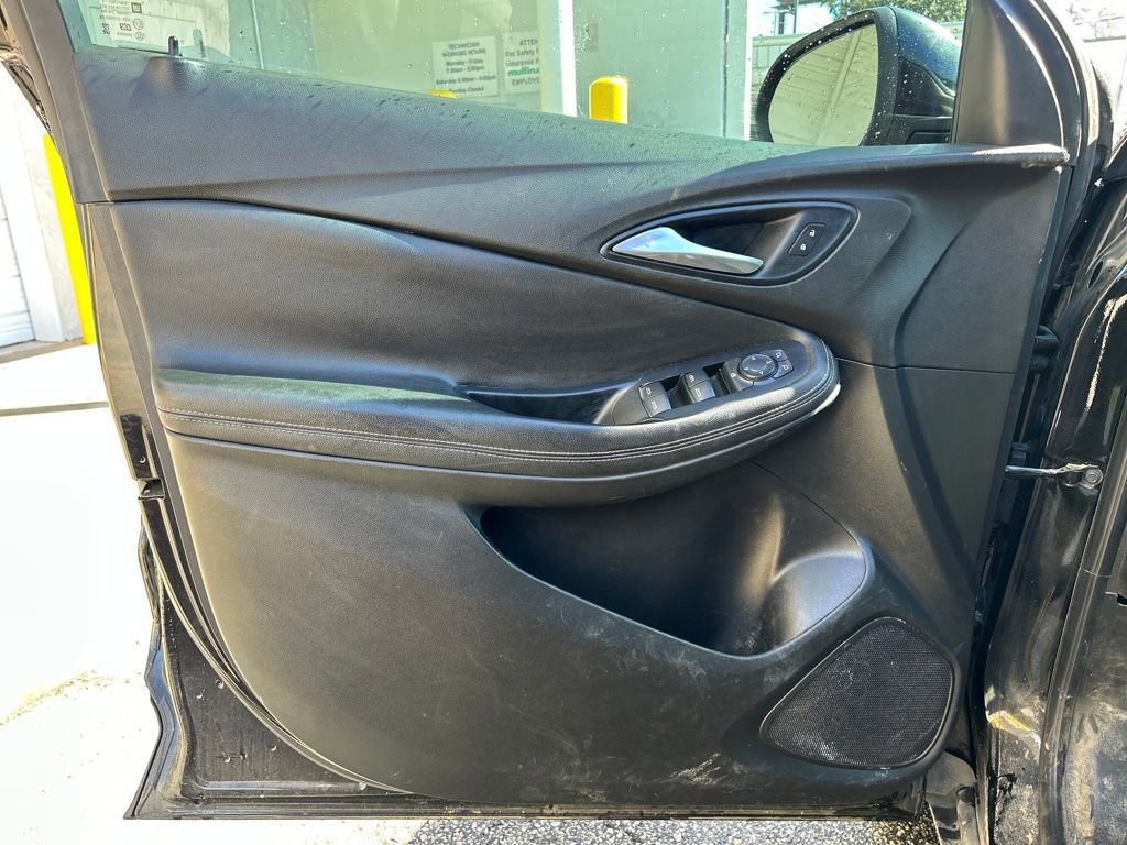 Used 2021 Buick Encore GX Preferred w/ Cold Weather Comfort Package image 9