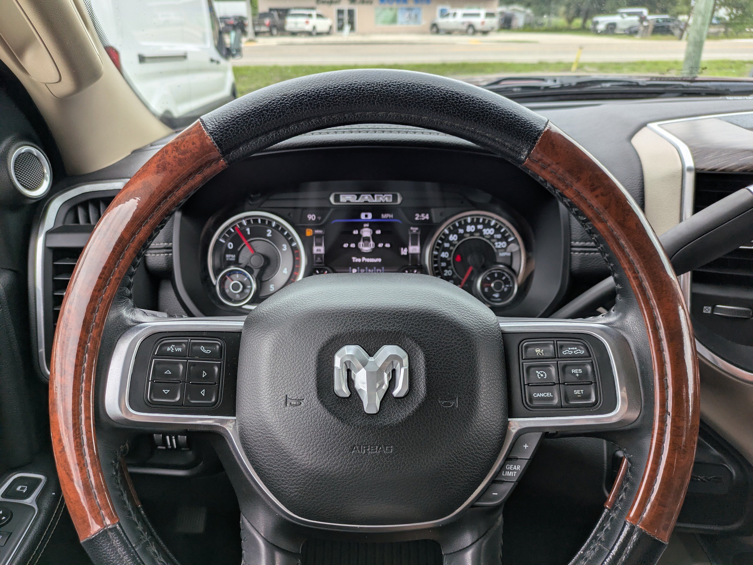Used 2020 RAM 3500 Laramie AWD/4WD image 22