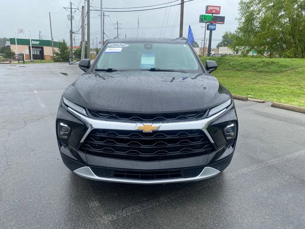 Used 2024 Chevrolet Blazer LT w/ Convenience Package FWD image 2