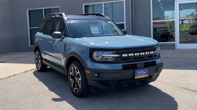 Certified 2023 Ford Bronco Sport Outer Banks w/ Tech Package AWD/4WD image 4