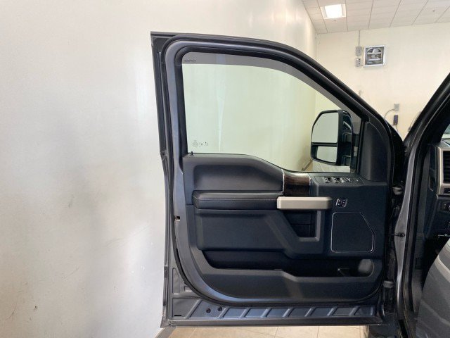 Certified 2022 Ford F350 Lariat w/ Black Appearance Package AWD/4WD image 16