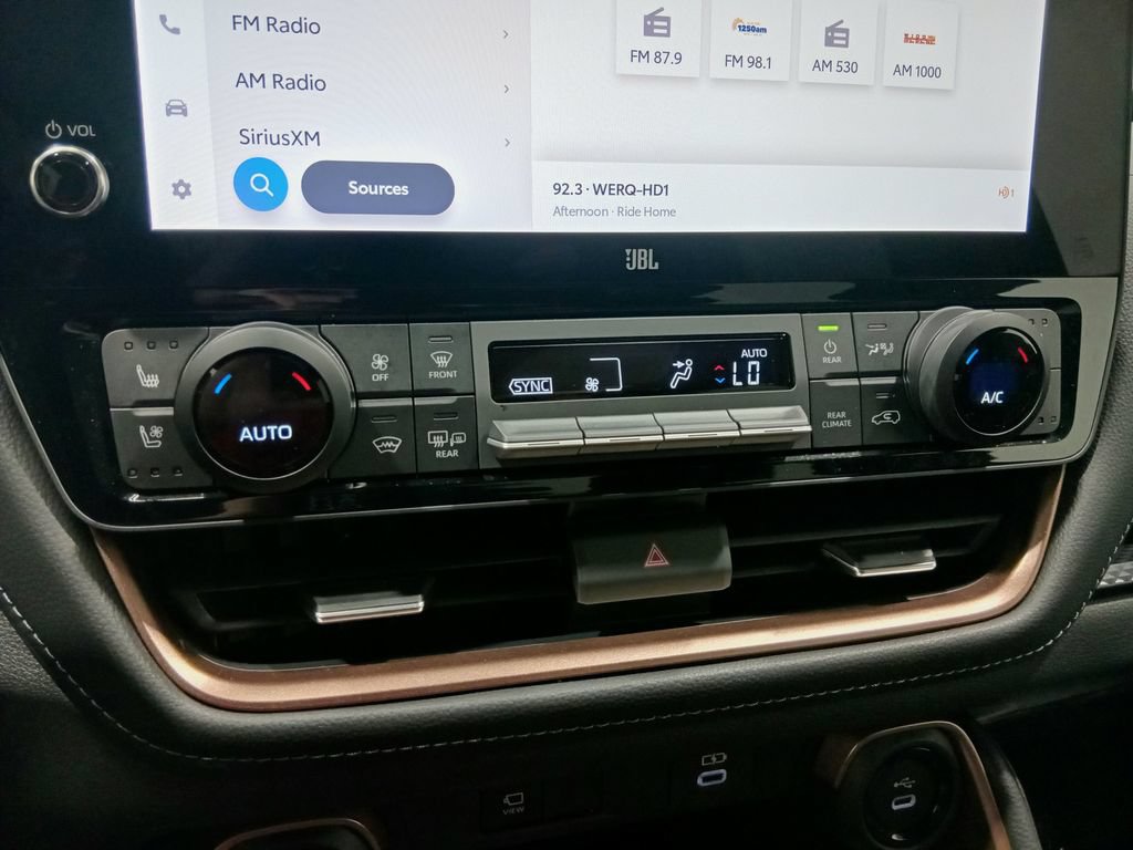 Used 2025 Toyota Grand Highlander AWD Hybrid image 24