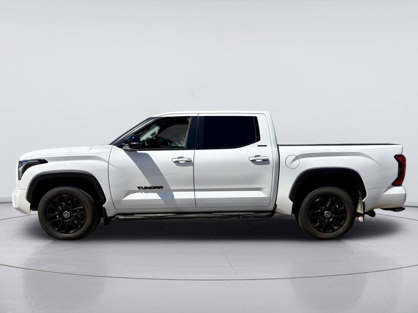Used 2024 Toyota Tundra Limited AWD/4WD image 6