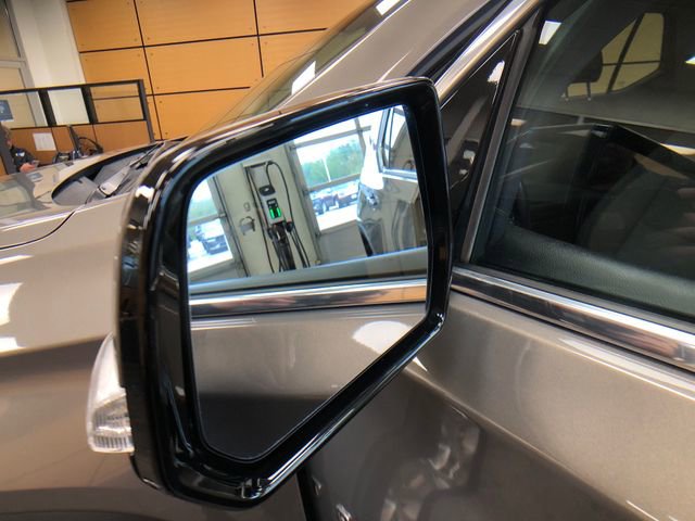 Used 2019 Chevrolet Traverse LT w/ LPO, Floor Liner Package AWD/4WD image 23