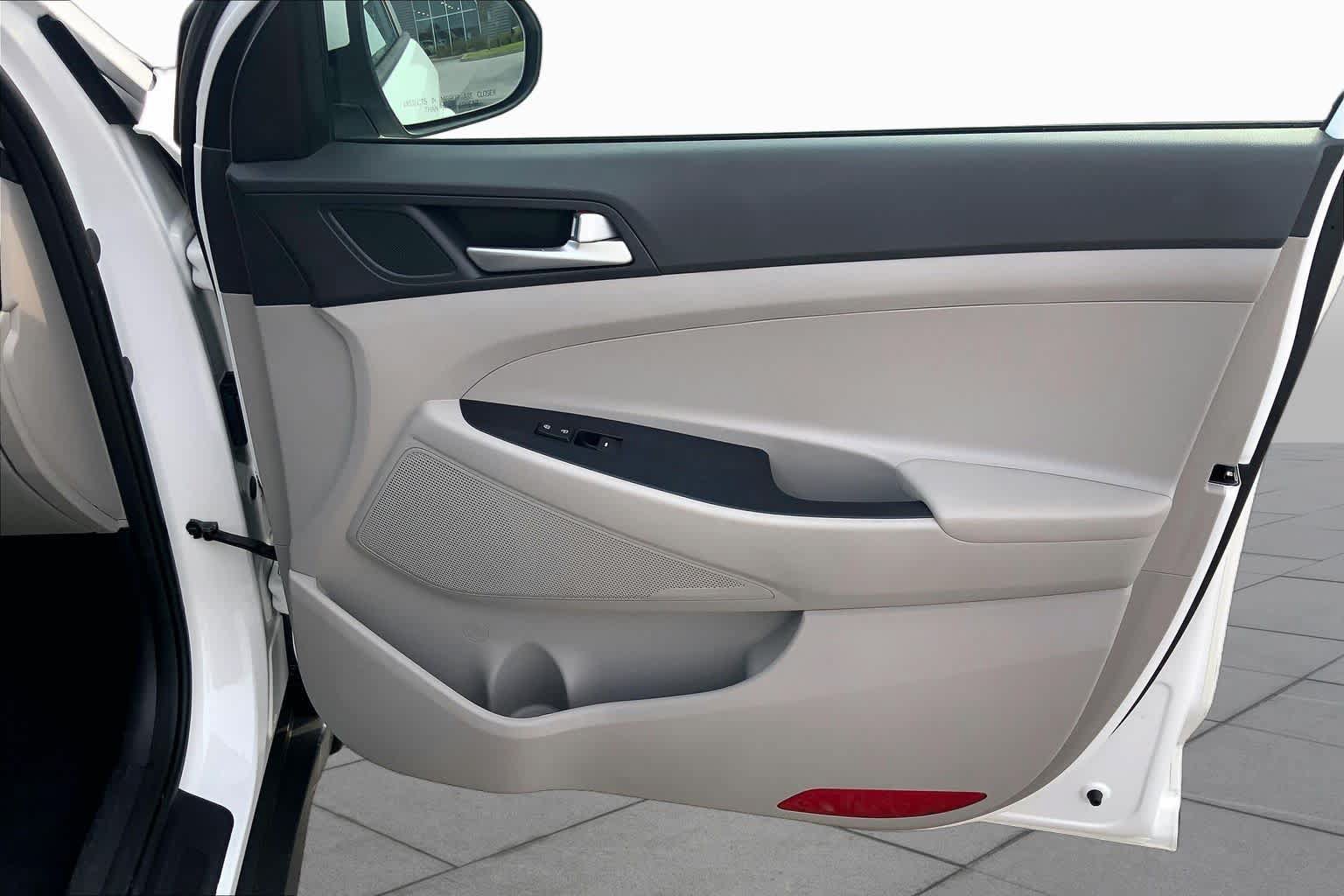 Used 2021 Hyundai Tucson Value FWD image 22