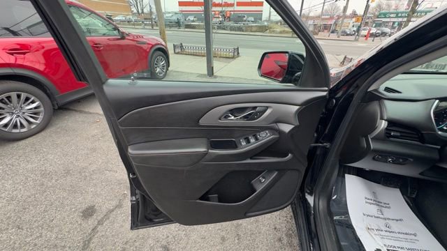 Used 2019 Chevrolet Traverse LT image 9