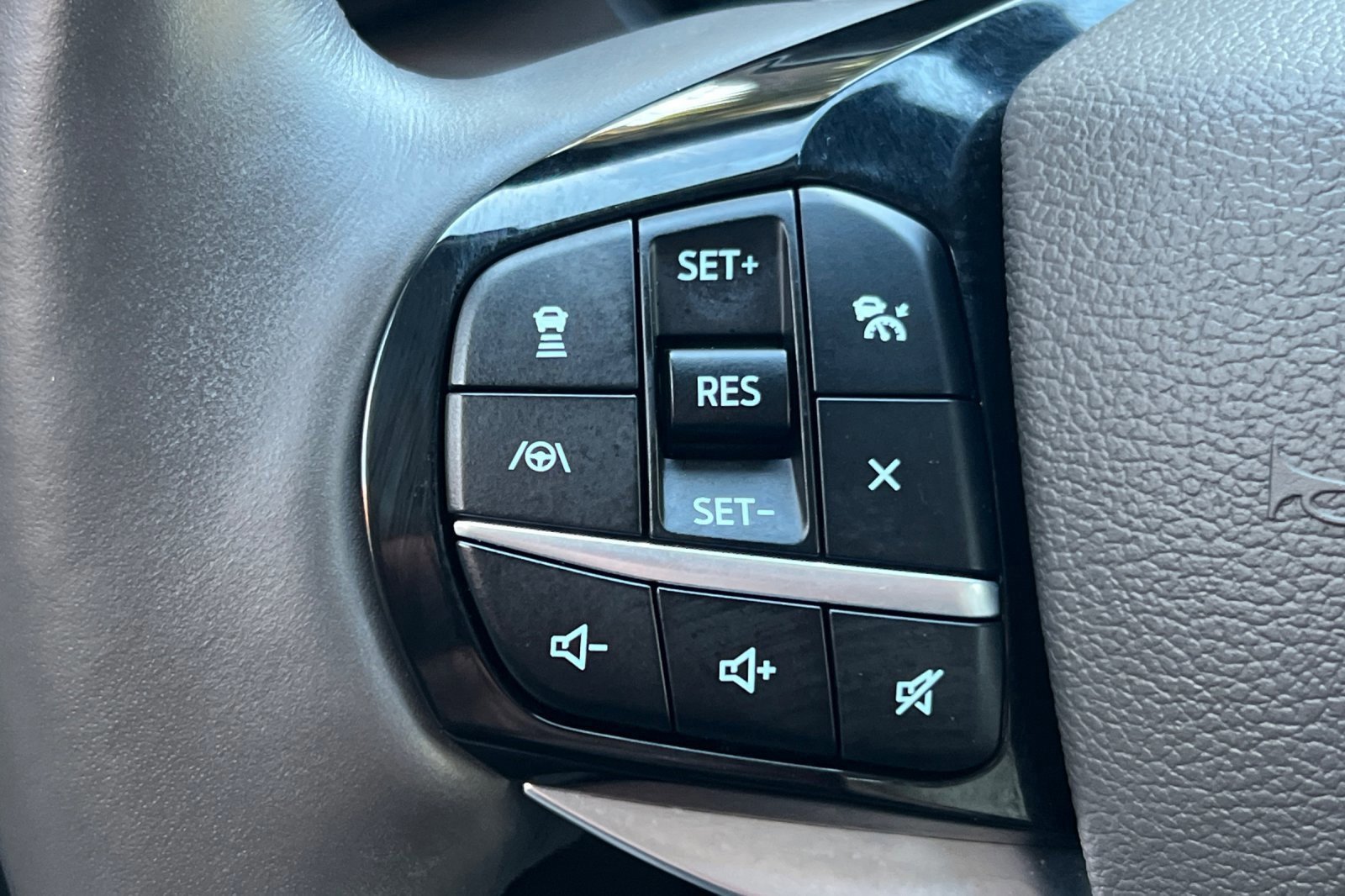 Certified 2022 Ford Explorer Platinum w/ Equipment Group 601A image 37