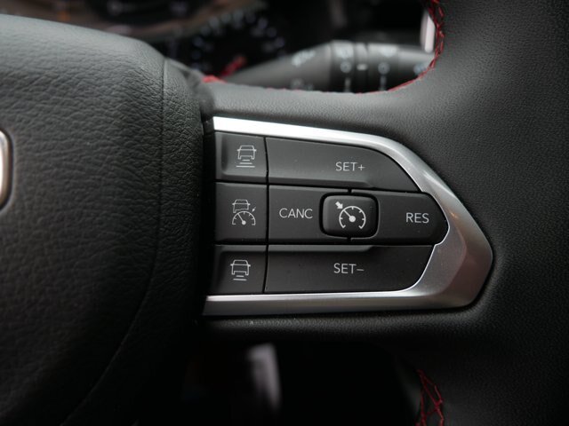 Used 2025 Jeep Compass Trailhawk AWD/4WD image 21