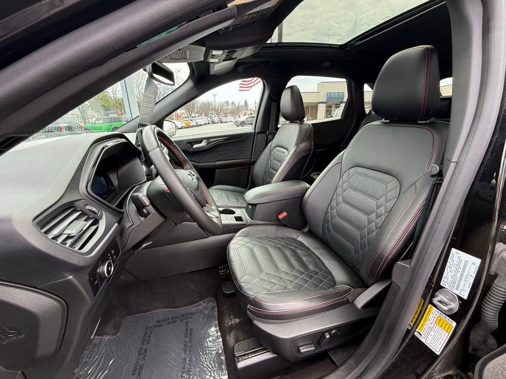 Certified 2023 Ford Escape ST-Line Elite w/ Premium Technology Package image 15