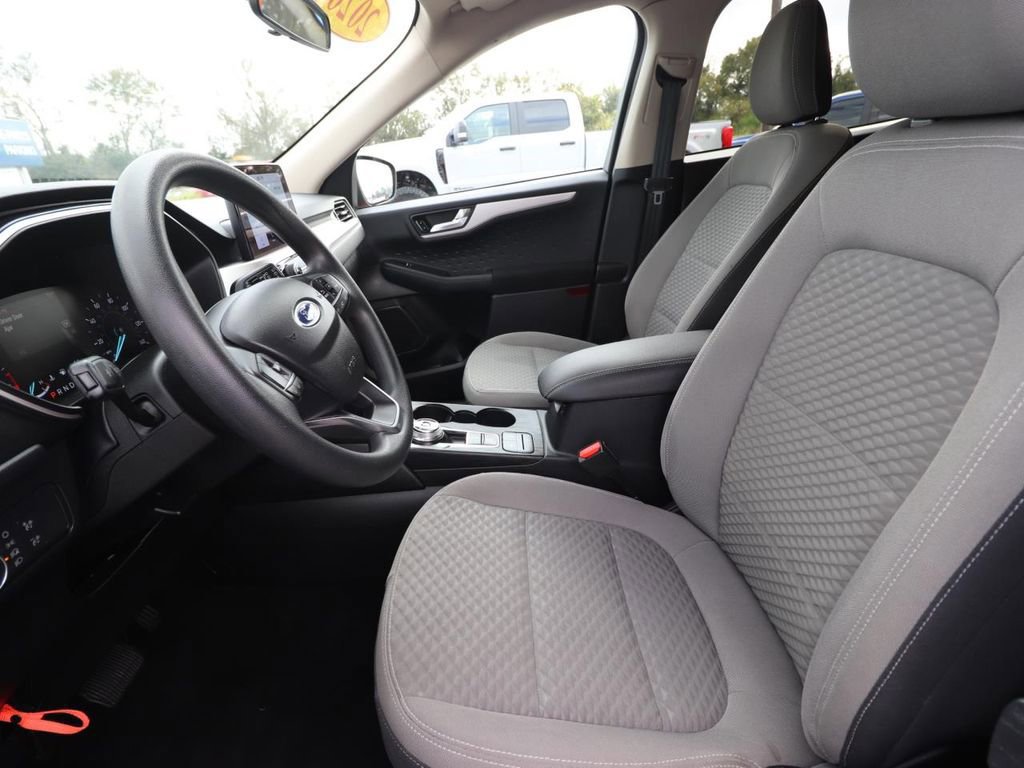Certified 2020 Ford Escape SE image 8