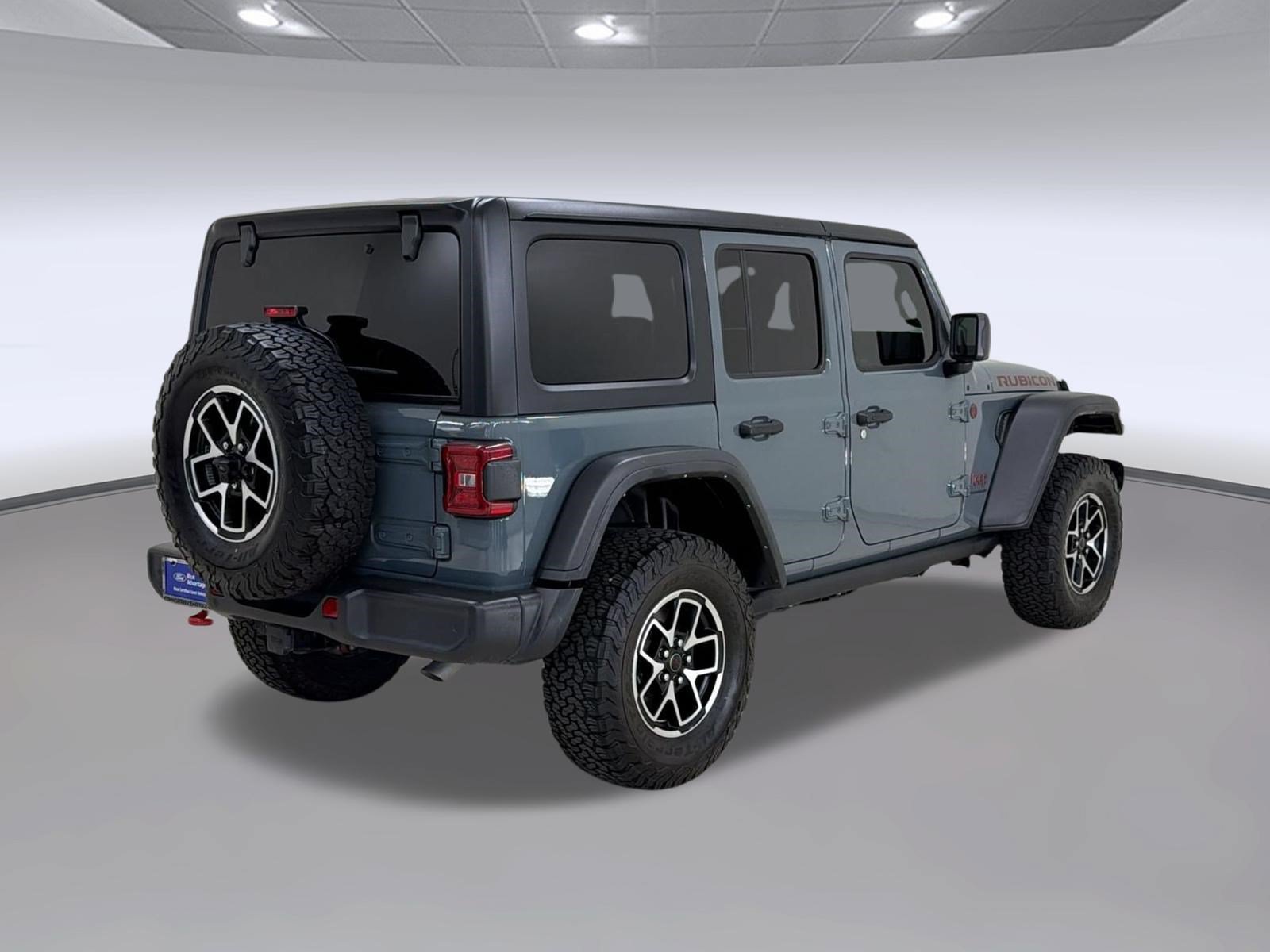 Used 2024 Jeep Wrangler Unlimited Rubicon w/ Safety Group AWD/4WD image 9