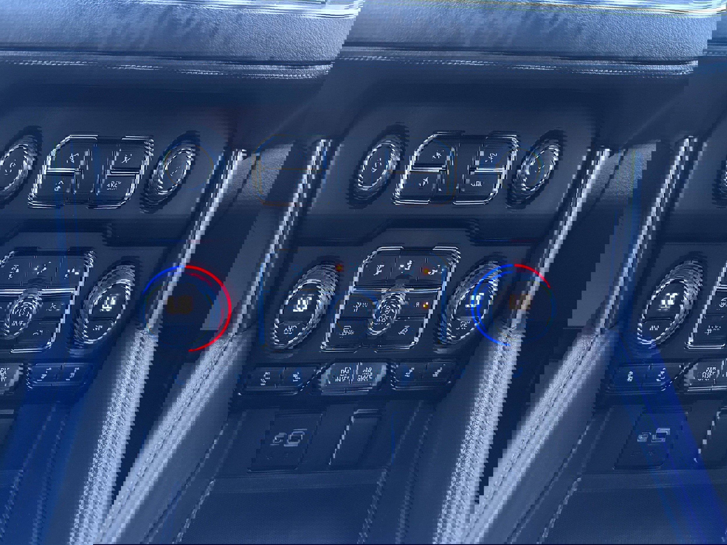 Used 2022 Chevrolet Tahoe Z71 w/ Luxury Package image 12