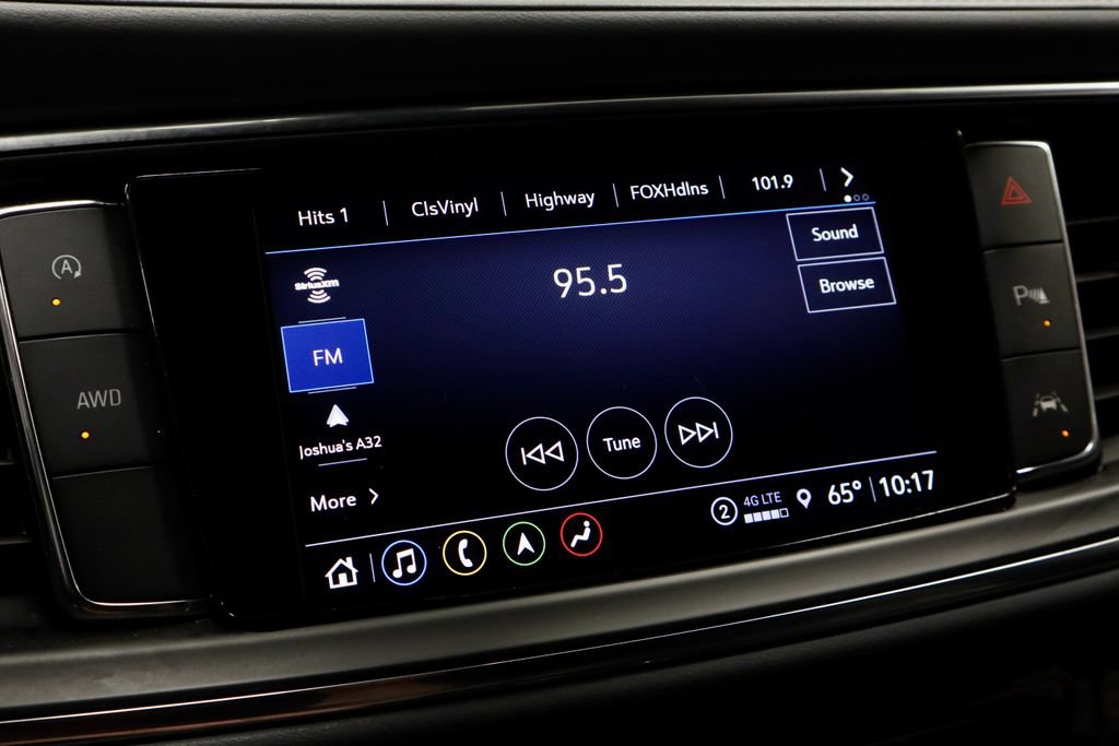 Used 2024 Buick Enclave Premium AWD/4WD image 3