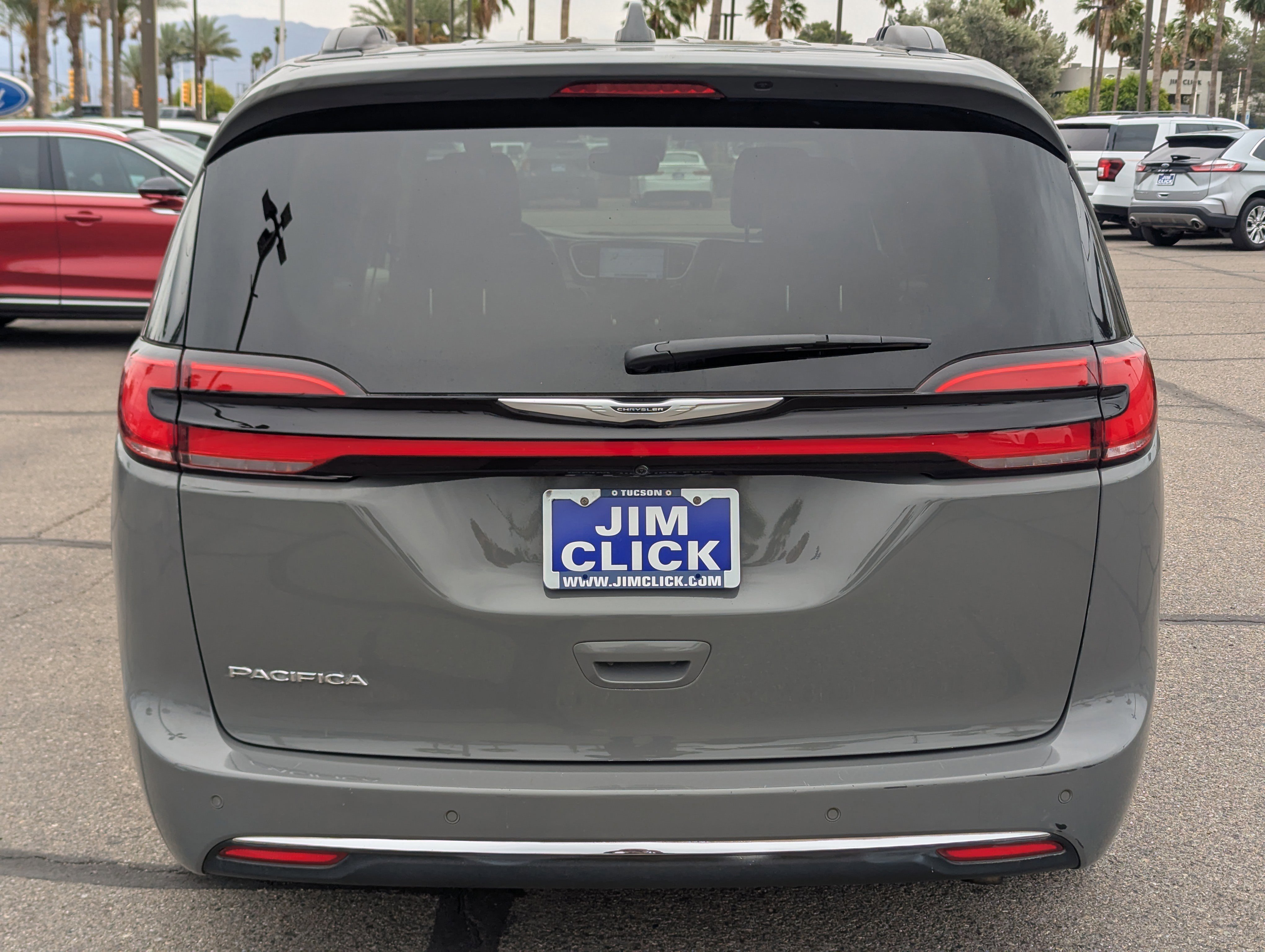 Used 2022 Chrysler Pacifica Touring-L image 3