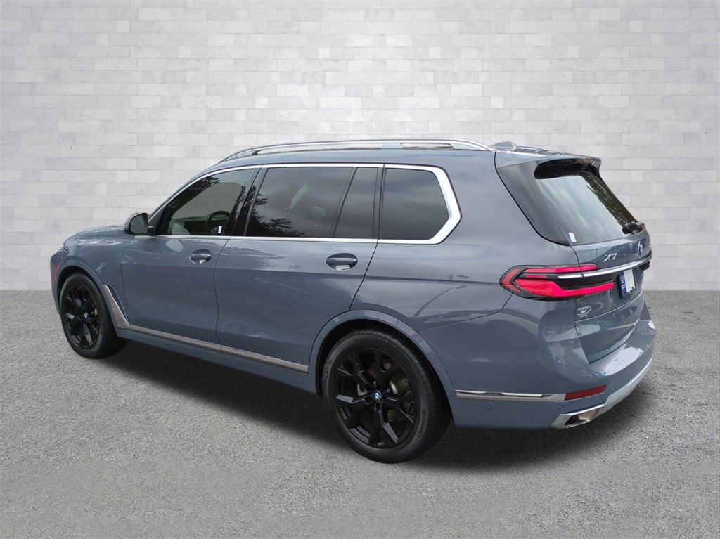 Used 2023 BMW X7 xDrive40i w/ Executive Package image 3