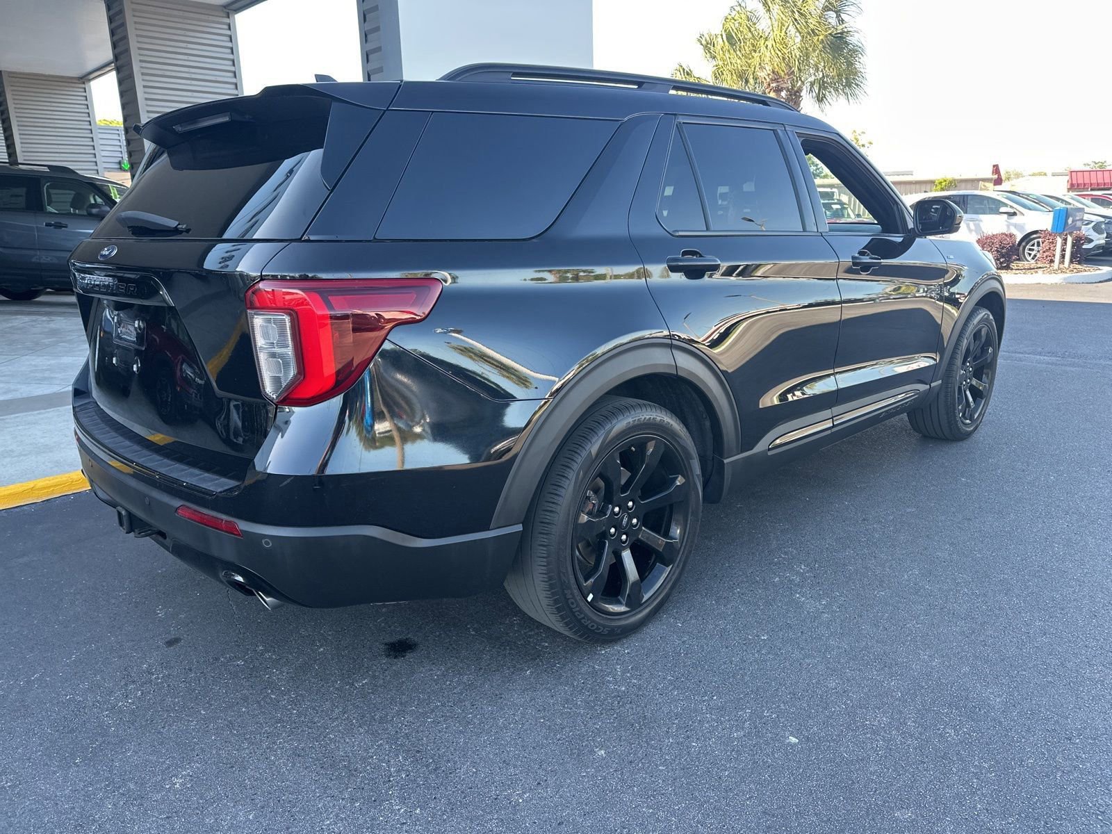 Certified 2023 Ford Explorer ST-Line w/ Class IV Trailer Tow Package RWD image 4