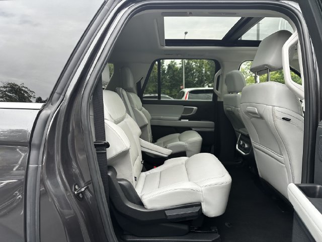 Certified 2025 Ford Expedition Max Platinum w/ Driver's Package AWD/4WD image 38