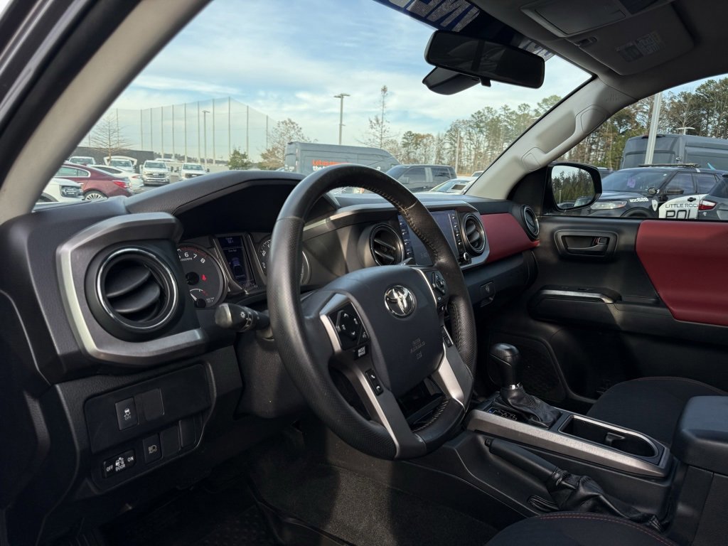 Used 2020 Toyota Tacoma SR5 image 9
