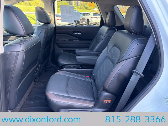 Used 2023 Nissan Pathfinder Platinum AWD/4WD image 25