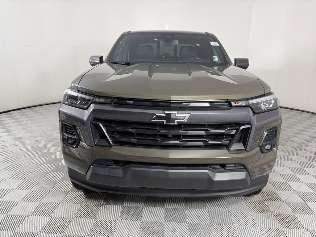 Used 2023 Chevrolet Colorado LT w/ LT Convenience Package III image 2