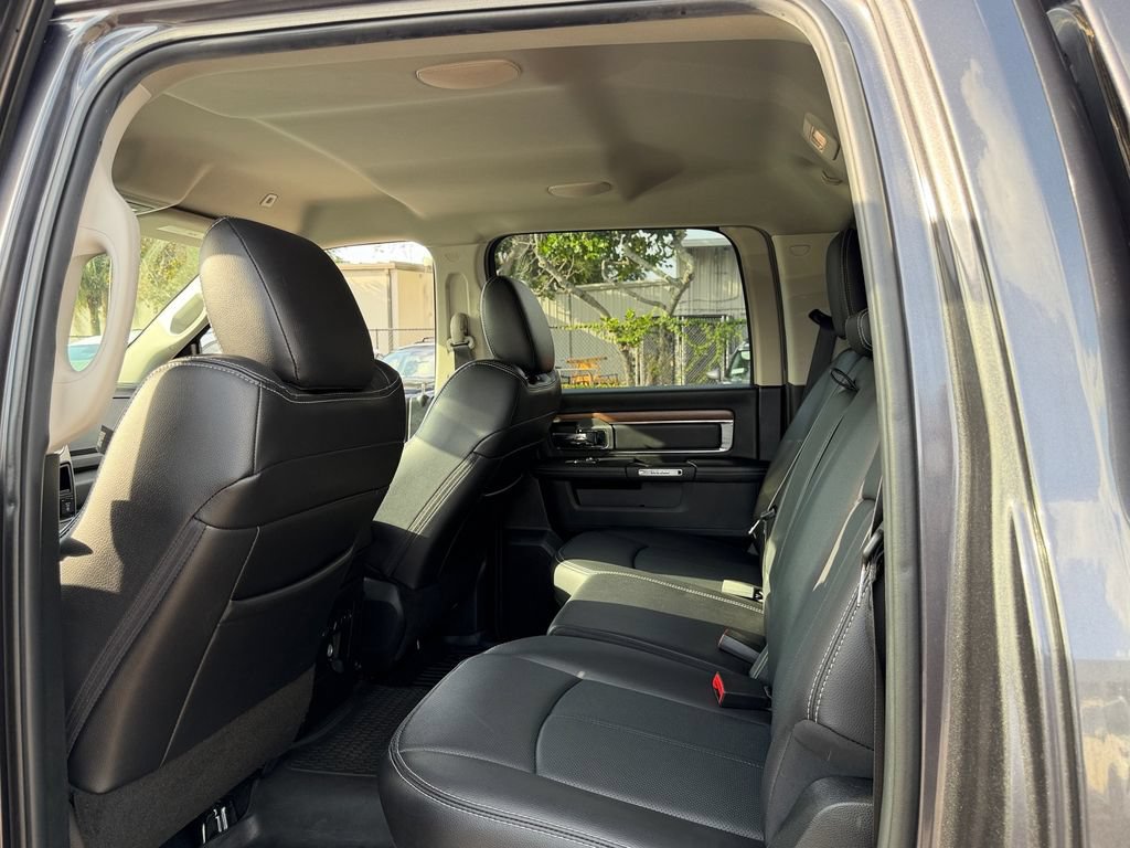 Used 2018 RAM 1500 Laramie w/ Convenience Group AWD/4WD image 13