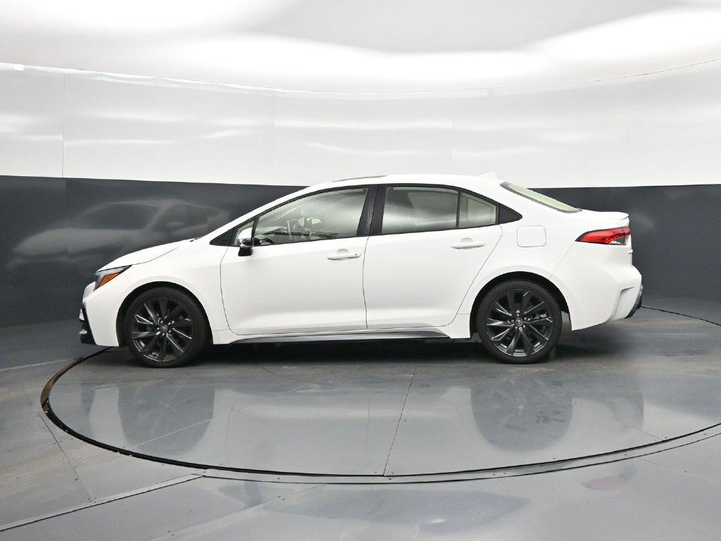 Used 2025 Toyota Corolla SE w/ SE Premium Package FWD image 28