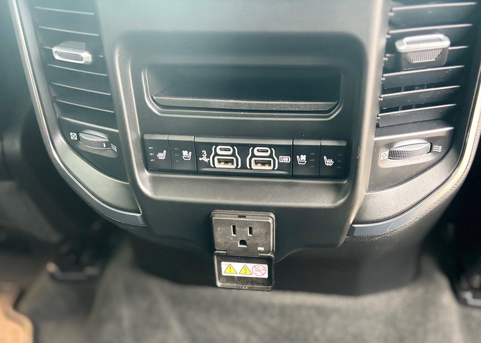 Used 2020 RAM 1500 Limited image 25