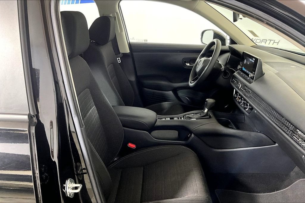 Used 2025 Honda HR-V LX image 6
