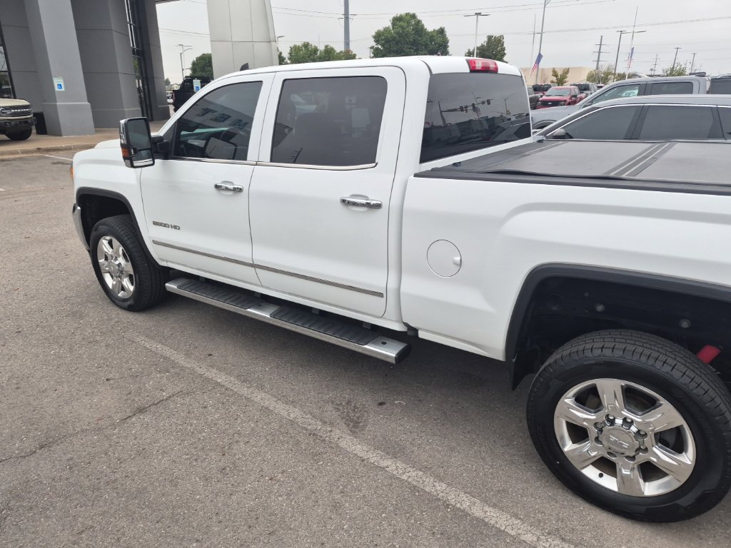 Used 2019 GMC Sierra 2500 SLT w/ Duramax Plus Package AWD/4WD image 16