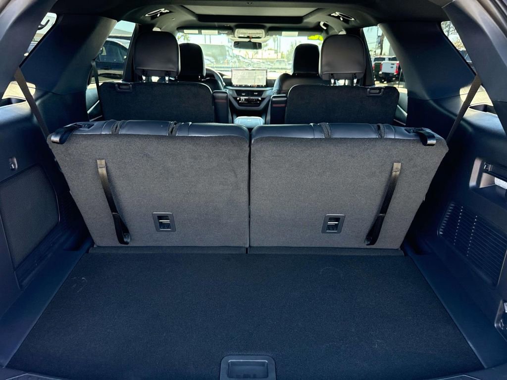 Certified 2026 Ford Explorer ST-Line w/ ST-Line Street Pack image 9
