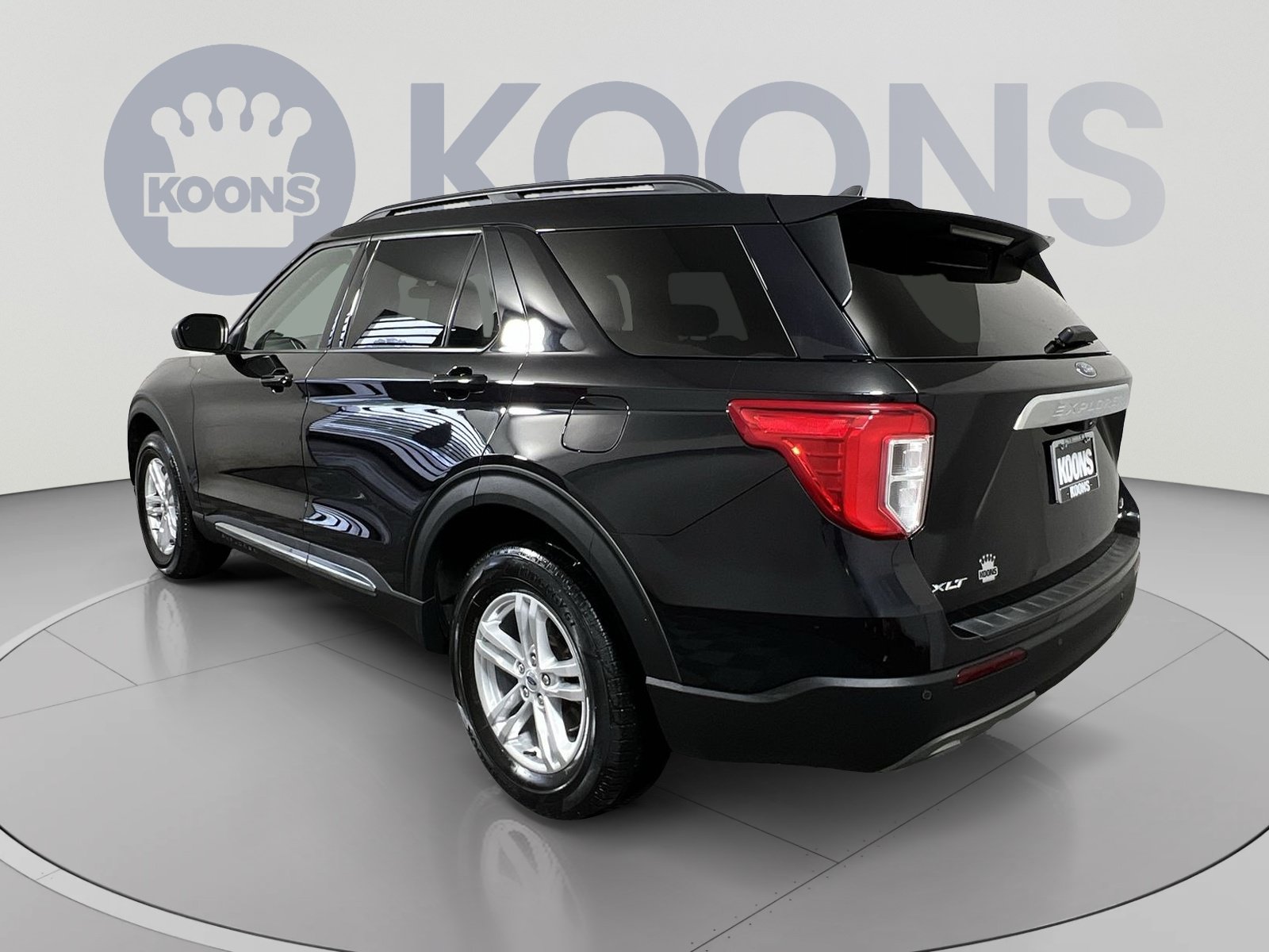 Certified 2023 Ford Explorer XLT w/ Equipment Group 202A AWD/4WD image 2