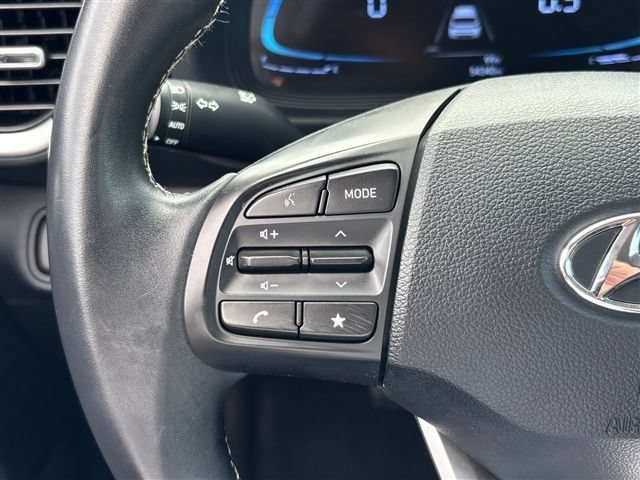 Used 2023 Hyundai Venue SEL FWD image 26