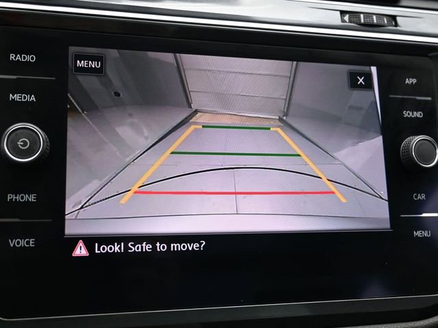 Used 2020 Volkswagen Tiguan SE w/ Panoramic Sunroof Package image 19