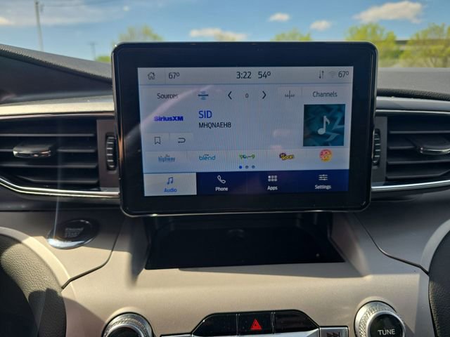 Certified 2023 Ford Explorer XLT w/ Equipment Group 202A AWD/4WD image 17