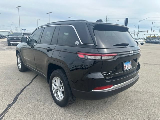 Used 2024 Jeep Grand Cherokee Laredo X w/ Luxury Tech Group I AWD/4WD image 3