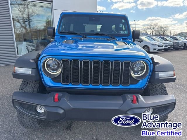 Used 2025 Jeep Wrangler Unlimited Rubicon AWD/4WD image 3